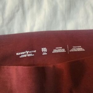 Old Navy Active Burgundy Leggings